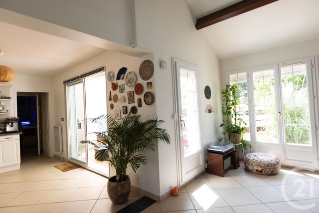 Afficher la photo en grand Appartement à louer - 6 pièces - 115.0 m2 - BONNELLES - 78 - ILE-DE-FRANCE - Century 21 Ld Immobilier