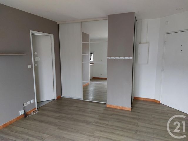 Appartement F1 à louer - 1 pièce - 27.32 m2 - PALAISEAU - 91 - ILE-DE-FRANCE - Century 21 Ld Immobilier