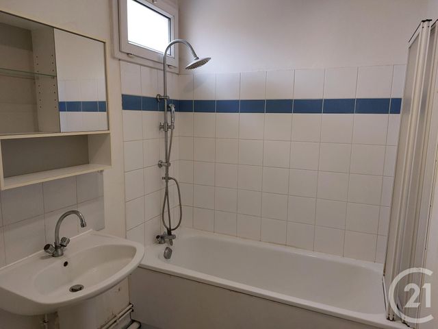 Appartement F1 à louer - 1 pièce - 27.32 m2 - PALAISEAU - 91 - ILE-DE-FRANCE - Century 21 Ld Immobilier