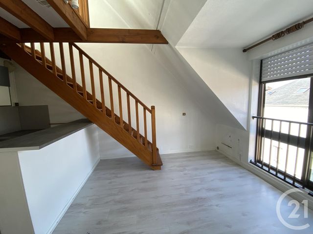 Appartement F1 à louer - 1 pièce - 27.73 m2 - ORSAY - 91 - ILE-DE-FRANCE - Century 21 Ld Immobilier