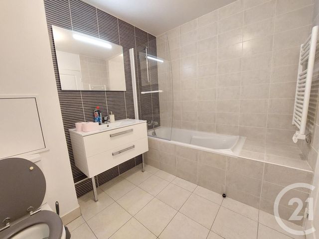 Appartement F3 à louer - 3 pièces - 61.72 m2 - ST REMY LES CHEVREUSE - 78 - ILE-DE-FRANCE - Century 21 Ld Immobilier