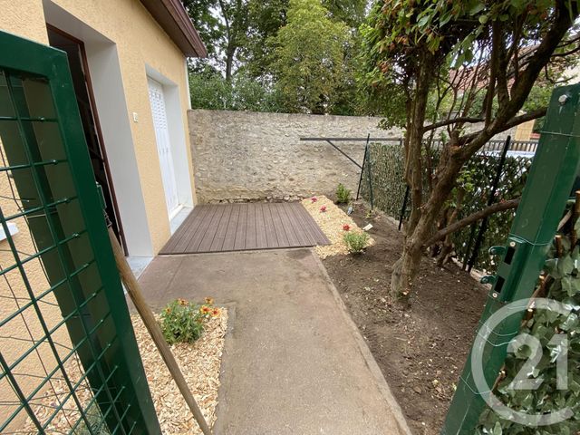 Appartement Duplex à louer - 2 pièces - 31.22 m2 - ETRECHY - 91 - ILE-DE-FRANCE - Century 21 Ld Immobilier
